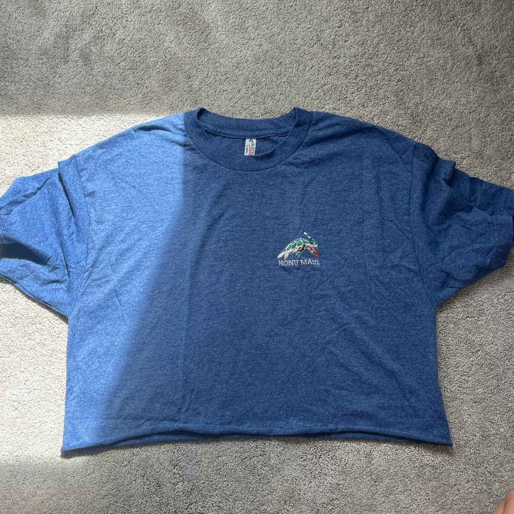Honu Mai turtle icon, washed blue color, diy cropped tee, no print on back